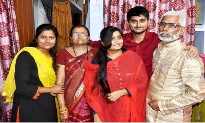 family of deepak thakur