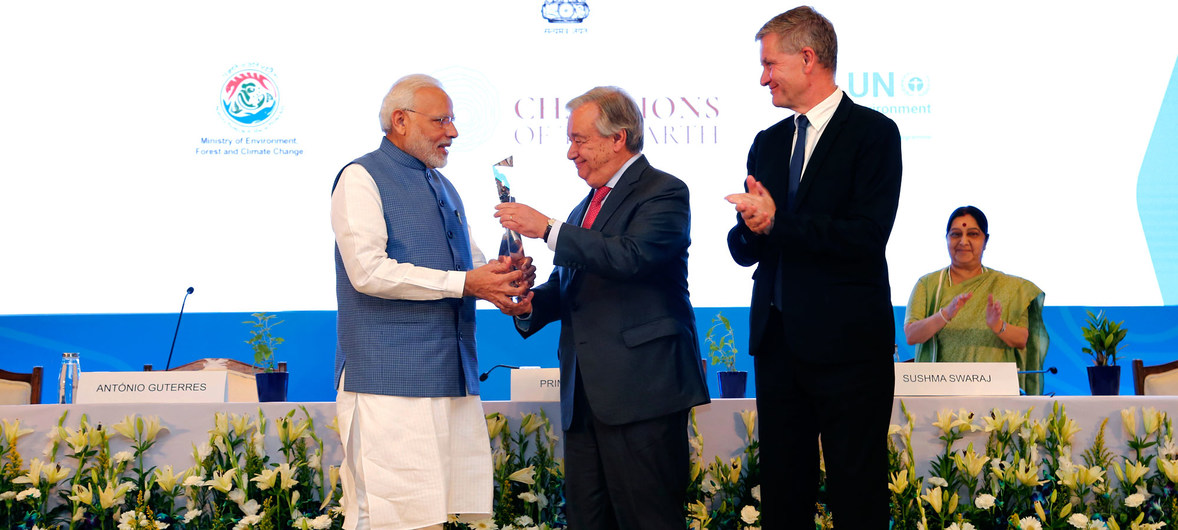 PM recieves award